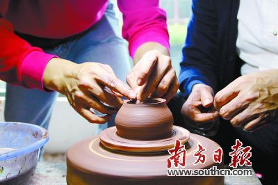 2015�Ї�����ɽ���tľ�Ҿ��Ļ����[��(hu��)����ʢ���_Ļ(�M�D)