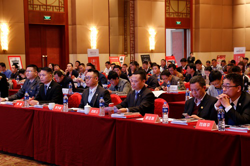 2017���ˏN�l(w��i)����ȠI(y��ng)�N(xi��o) ����δ��(l��i)