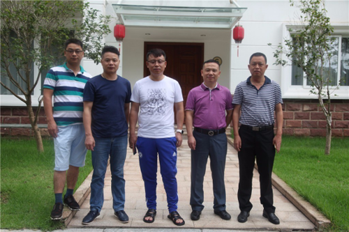 ���ˏN�l(w��i)������֮������(zh��n)�Է��(hu��)���麣�e��