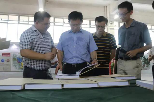 ��ɽ�аl(f��)�ľ־��L(zh��ng)һ���{(di��o)�з�ɽ���Ї�(gu��)�չȡ���ɫС�(zh��n)