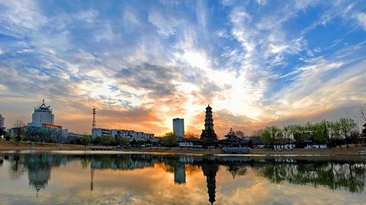 ����ף�R�������_(d��)���(y��ng)��(j��ng)�N(xi��o)�̰����Ʒչ���A�M(m��n)�ɹ�!