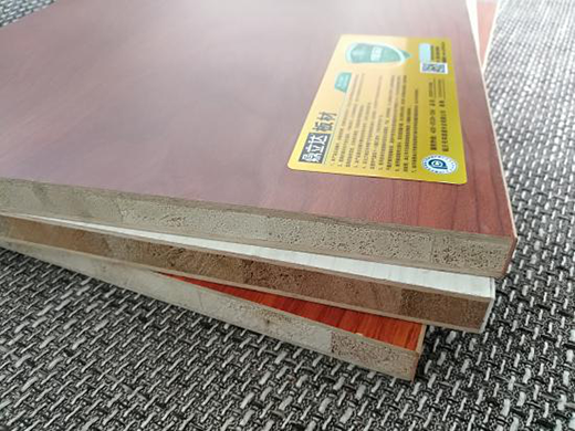 �����_��Ľ��حh(hu��n)����ĺ����B(t��i)��֮�g���P(gu��n)ϵ