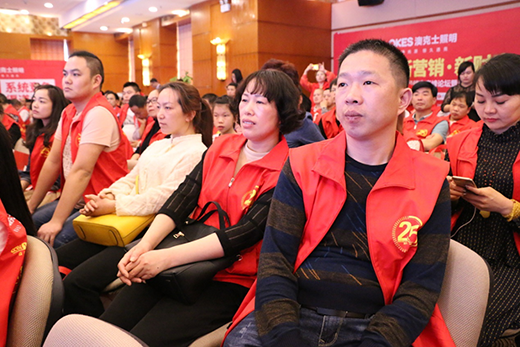 �������缉(j��)�e������Ʒ�� �Ŀ�ʿ�վoȭ�^Ŭ����