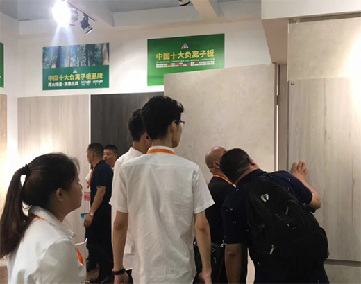 ������(hu��)����ͬ�L(f��ng)�������R��ķ��uֱ�Ͼ��f(w��n)��