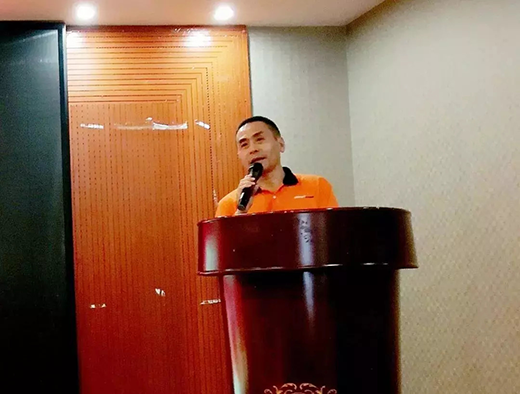 ���A�K�˱��Ƶ���վ�����������ҫ����Ĺ�â