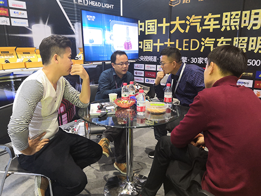 �f����Ŀ ·���l(w��i)ʿ��������������(zh��n)���Ϻ�չ