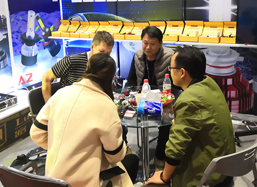 �f����Ŀ ·���l(w��i)ʿ��������������(zh��n)���Ϻ�չ