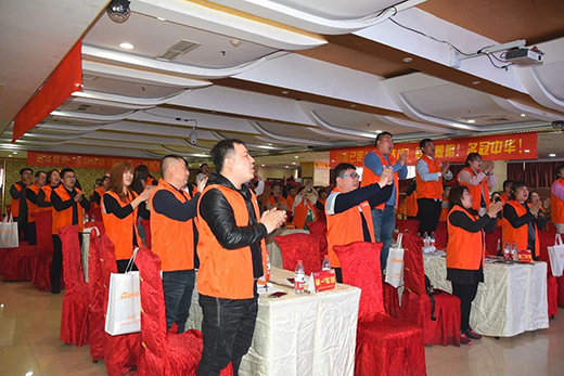 ���A�����K�˱��ƺӱ�վ���M��ϣ������������ǰ��