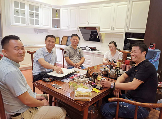 Ʒ��ȫ�ݶ��� �|ݸ�^(q��)��(j��ng)�N�̕��h�A�M��Ļ