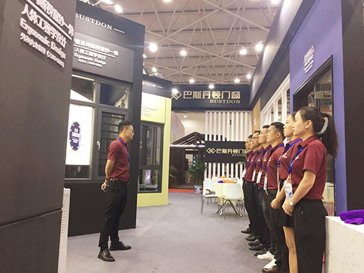 �Fꖽ����������չ� ��˹���D�T���d�u(y��)���w