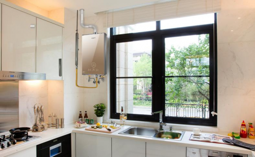 ����һ�����M�ᳱ��׌��(zh��n)���_�ۡ��ٲ�ϴ����ˮ��CR7