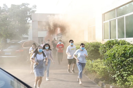 �ڿ�ȫ�ݶ��ƣ��_չ�����ݾ� ����(qi��ng)��ȫ���R(sh��)