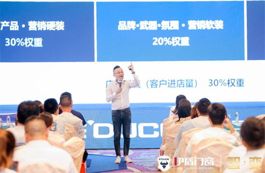 ����ף�R�����T(m��n)���ھŌý�(j��ng)�N�̑�(zh��n)�Է��(hu��)�A�M��Ļ