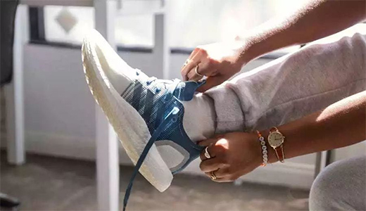 Nike��Adidas ����׷���³���!�r�Эh(hu��n)���@��Ь