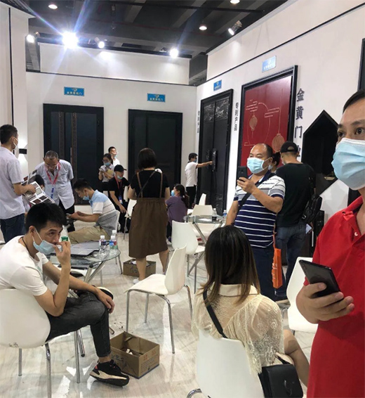 ܊��(qi��ng)�T�I(y��)չ�d������Ʒ���I(l��ng)�ИI(y��)�r(sh��)�г���