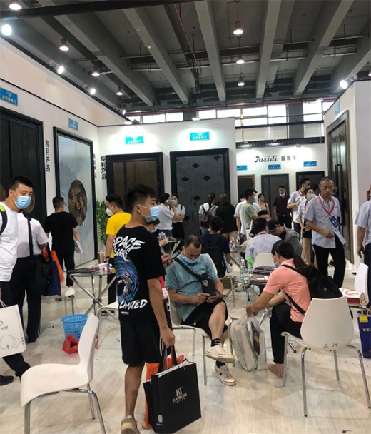 ܊��(qi��ng)�T�I(y��)չ�d�𱬣���Ʒ���I(l��ng)�ИI(y��)�r(sh��)�г���