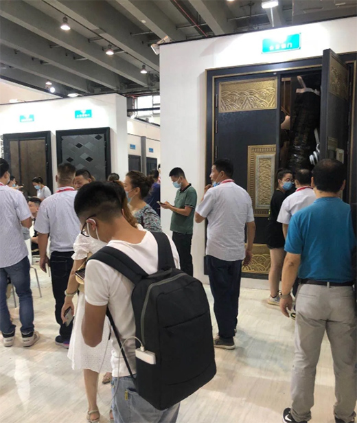 ܊��(qi��ng)�T�I(y��)չ�d������Ʒ���I(l��ng)�ИI(y��)�r(sh��)�г���