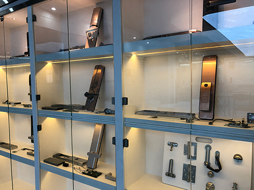 ��������i��Ʒ�|֮�x �vӍQQfamily�����T�i���ҹ�����