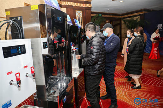 ף�R������Ʒ�l(f��)��ؔ��Փ���߽�(j��ng)�N���ȡ�ÈA�M�ɹ�!