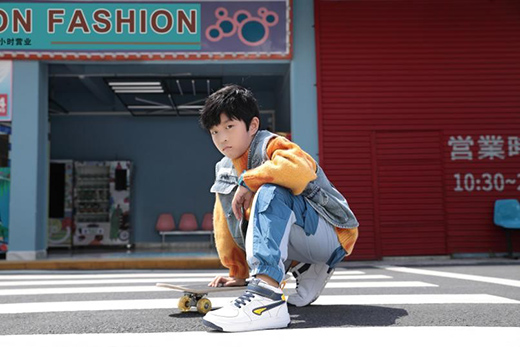 ���ӳ��L(zh��ng)�^������һ�p��ͯ����Ь�����㲿����