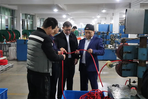 �|��ܘI(y��)�c�_ƽ�C(j��)늌W(xu��)У�M(j��n)��У��������s�߽��ƃxʽ