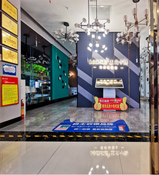 ���ʮɫ�����׽�������������\�����