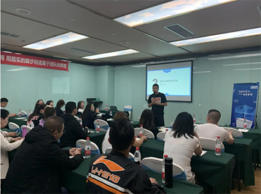 ��˹���l(w��i)ԡ20����(li��n)�Ӵ�ٻ��ϯ���A���^(q��)��