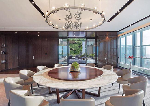 һ��M���������ğ��ߣ�����g���Ƴ���ͬ�Շ�