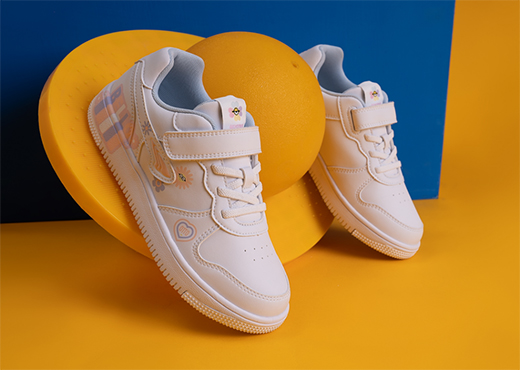 ��(ji��)��С���ן���,���σ�ͯ�\��Ь�����\�ӱ�����