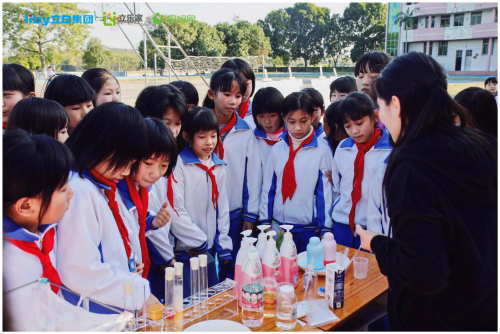 �����l(xi��ng)�����d�����׼��F(tu��n)�y�֋����W(w��ng)�_չ��������У�С�