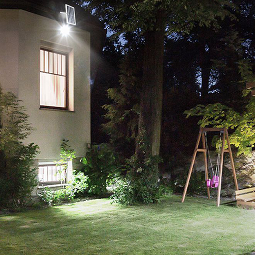 公牛推出太陽(yáng)能戶外燈，照亮一整個(gè)庭院