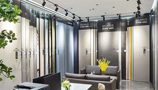 ���`�|(zh��)�Ўr�塤ͩ�l(xi��ng)�꣺�M�M�ҾӸ������������롰�ҡ���ģ��