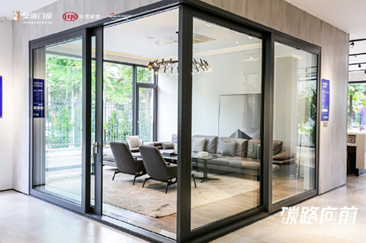 �����������솖����(ji��)��ِ�� �����T����Gɫ�l(f��)չ�r(sh��)���~�M(j��n)