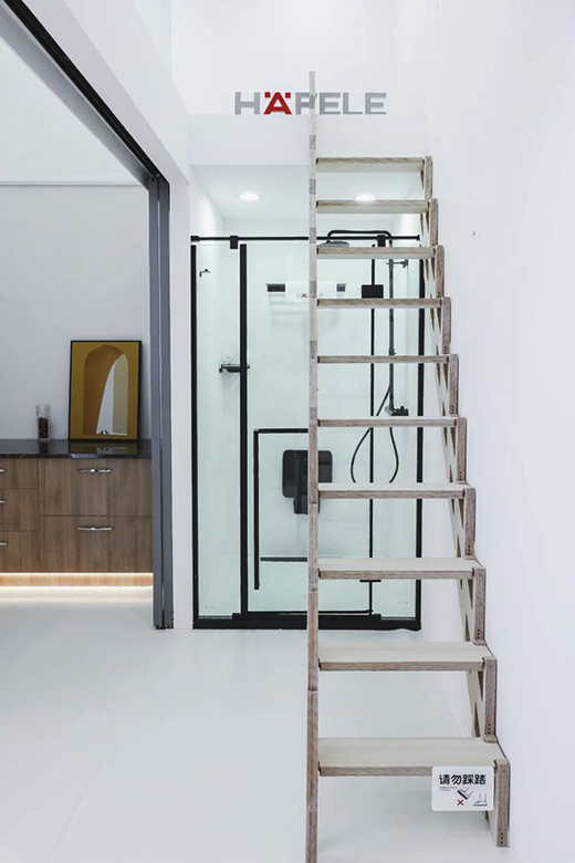 ֱ���𱬬F(xi��n)��(ch��ng)|������(l��)����Ӳ�˹�չ