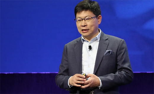 余承東：華為作為5G領(lǐng)導(dǎo)者卻賣(mài)4G手機(jī) 這是個(gè)笑話