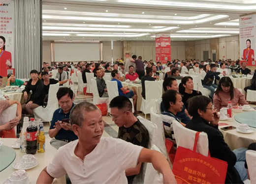 �y�ֳ��l(f��) �ж�ͬ�� | ��ţ����������Ϫ���ж����x��(hu��)���A�M��Ļ!