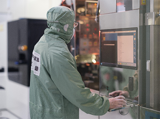 Micro LED市場(chǎng)，誰(shuí)能領(lǐng)先半個(gè)身位?