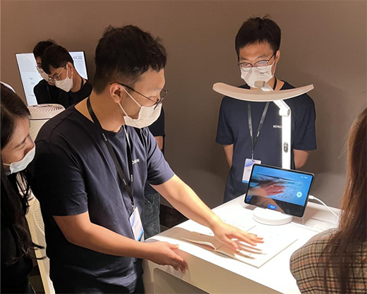 雷士照明+榮耀，共建創(chuàng)新智慧學(xué)習(xí)全場景體驗(yàn)!