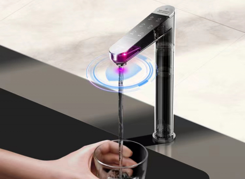 哪個凈水器比較好?方太母嬰級凈水科技，5檔調(diào)溫，冷熱即飲