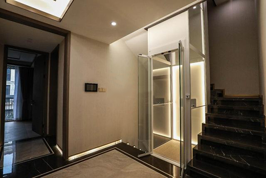 別墅電梯對(duì)比：曳引電梯VS螺桿電梯 誰更節(jié)省空間