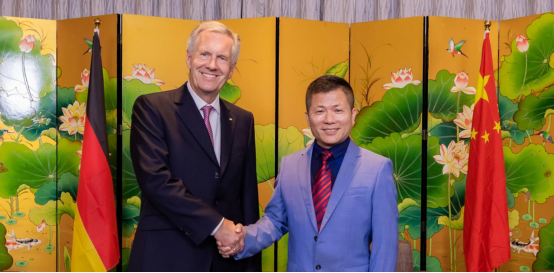 ���������������ϯ�еº����߼��e������䠖�򿂽y(t��ng)�gӭ����