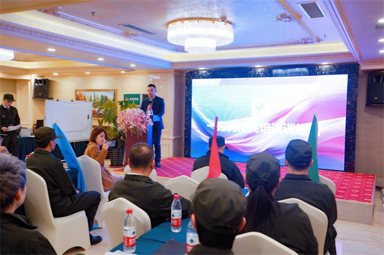 �c¹�ۄ�(sh��)���A�ڽK�� һ����ҾӾ�Ӣ��Ӗ(x��n)�I(y��ng)�A�M��Ļ