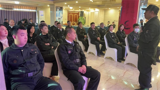 �c¹�ۄ�(sh��)���A�ڽK�� һ����ҾӾ�Ӣ��Ӗ(x��n)�I(y��ng)�A�M��Ļ