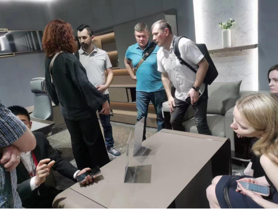 Ʒ�|(zh��)�c��(chu��ng)�²�����������Դ�ڏV�ݼҾ�չ��Ů���