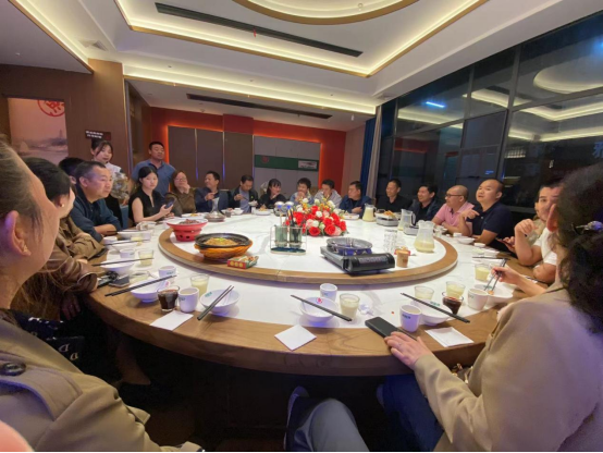 �Ŀ�ʿ�����ۖ|������(hu��)��̽������������ƪ��