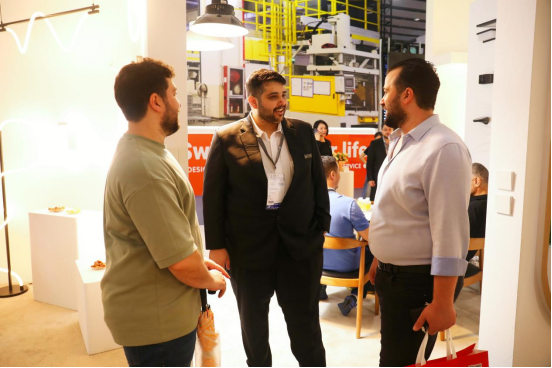 �⁆չ�����չ���ILLUS����˹����Ї�֮·�����_ʼ