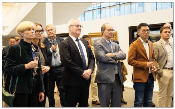 ���قb���ߠ������(ch��ng)�L(f��ng)�����ͮ�չ�W��Ѳչȡ�ÈA�M�ɹ�