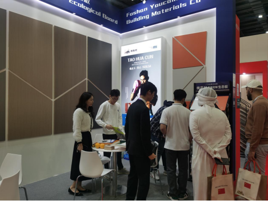 桃花村板材閃耀迪拜世貿(mào)中心，以匠心品質(zhì)征服國(guó)際市場(chǎng)